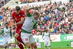 Vokietijos lygoje „Bayern“ klubas vėl barstė taškus – šįkart Augsburge  