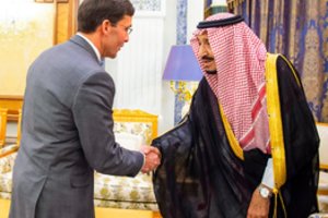Pentagono vadovas susitiko su Saudo Arabijos karaliumi