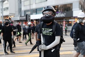 Honkonge protestuotojai nepaisė policijos draudimų, reikalauja realios autonomijos