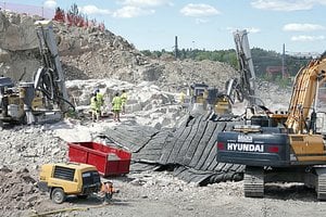 Švedijoje sprogdina uolas ir saugo varles