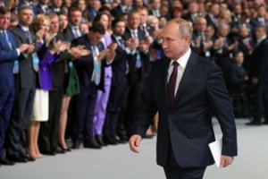 Krizės apimtą Rusijos valdančiąją partiją V. Putinas ragina rodyti iniciatyvą