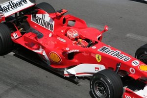 Aukcione parduos M. Schumacherio „Ferrari“ bolidą – „Raudonąją deivę“