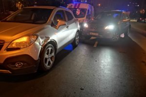 Dėl dviejų automobilių avarijos Vilniuje užblokuota gatvelė