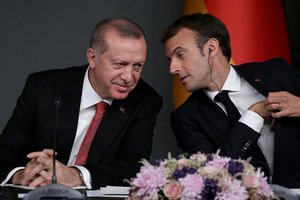 Turkijos prezidentas užsipuolė E. Macroną dėl komentaro apie NATO „smegenų mirtį“