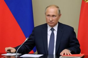 Vladimiras Putinas pasirašė įstatymą dėl „užsienio agento“ etiketės