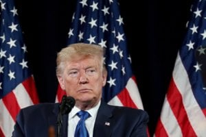 Donaldas Trumpas kritikuoja demokratus dėl apkaltos tyrimo posėdžių per NATO viršūnių susitikimą