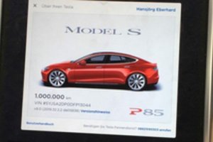 „Tesla Model S“ elektromobilio savininkas įveikė 1 mln. km ir pasidalino asmenine patirtimi 