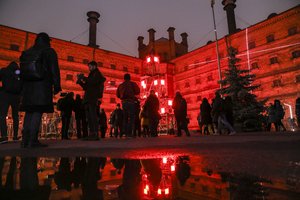 Alternatyvios šviesų Kalėdos – buvusio Lukiškių kalėjimo kieme