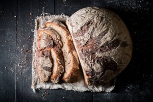 Stebuklingos duonos galios: štai kaip Kūčių vakarienę pradėdavo mūsų senoliai