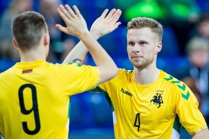 Lietuvos salės futbolo rinktinė pralaimėjo lemiamas rungtynes vengrams, bet tęs kovą atrankoje