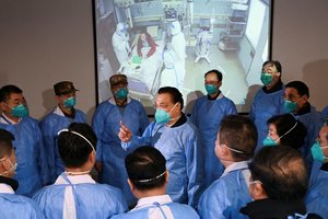 Kinijos vadovybė pripažino „klaidas“ dėl koronaviruso epidemijos