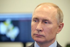 Per vizitą Sankt Peterburge V. Putinas sulaukė nepatogių klausimų
