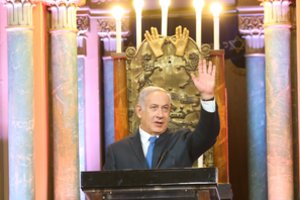 Izraelyje rinkėjų apklausos rodo premjero B. Netanyahu pergalę prieš B. Gantzą