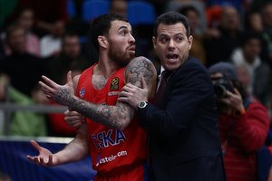 CSKA lyderis M. Jamesas siūlo atsibusti: „Sezonas yra baigtas“