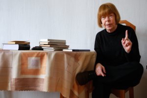 Mirė JAV lietuvių poetė ir žurnalistė Eglė Juodvalkė