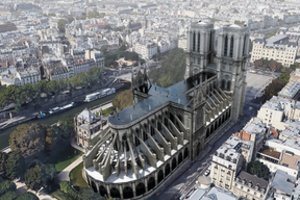 Prieš metus liepsnojusioje Paryžiaus Dievo Motinos katedroje atstatymo darbai sustabdyti