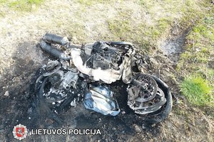 Zarasų r. sudegintas motociklas