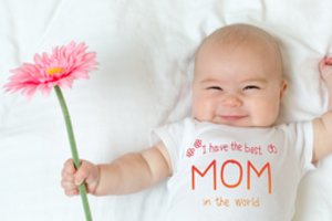 Dešimt idėjų tėčiams: kaip nustebinti žmoną per Mamos dieną, jei vaikai dar maži