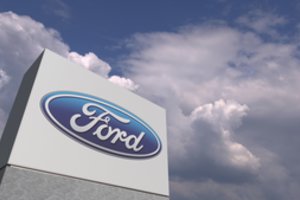 „Ford“ laikinai uždaro gamyklą, kurios du darbuotojai užsikrėtė COVID-19