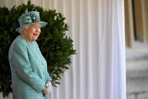 Elizabeth II oficialusis gimtadienis švenčiamas kukliau nei įprasta