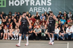 Trijulių krepšinio turnyro starte – brolių Lavrinovičių vedamos komandos pralaimėjimas