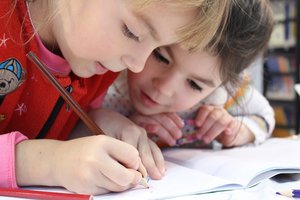 Namų darbai tėvams: ruošiantis pirmai klasei, mokykite ne raidžių ar skaičių