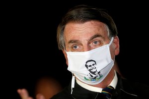 Pandemijos grėsmę menkinusiam Brazilijos prezidentui patvirtintas koronavirusas