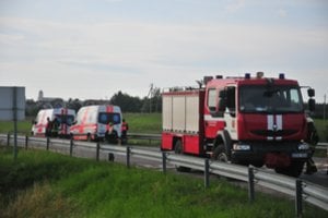 Tragedija Šiaulių r.: susidūrus 3 automobiliams žuvo moteris, sužalota 6-metė