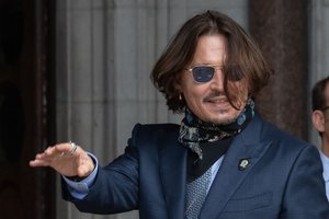 Londono teisme baigiama nagrinėti aktoriaus Johnny Deppo šmeižto byla