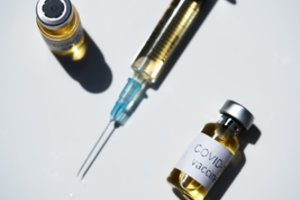 JAV greičiausiai nenaudos Kinijos ir Rusijos sukurtų COVD-19 vakcinų