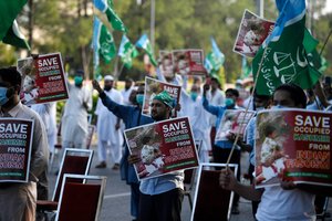 Pakistane protestais minimos pirmosios Kašmyro statuso panaikinimo metinės
