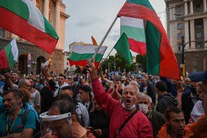 Bulgarijos policija pašalino per antivyriausybinius protestus įrengtas barikadas
