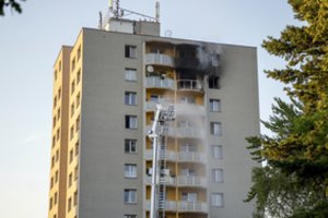 Čekijoje pareikšti kaltinimai vyrui dėl 11 gyvybių pareikalavusio daugiabučio gaisro