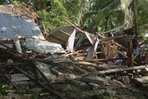 Centrinę Filipinų dalį supurtė galingas 6,7 balo žemės drebėjimas 