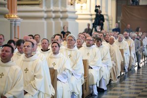 Vyskupų žinia dėl saugos priemonių bažnyčiose: siūlo laikytis ankstesnių taisyklių
