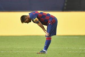 L. Messi kryžkelėje – futbolininkas pavargo nuo „Barcelona“, tačiau klubas bandys įkalbėti likti komandoje