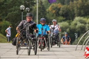Neįgalieji dviratininkai startavo istoriniame Lietuvos čempionate