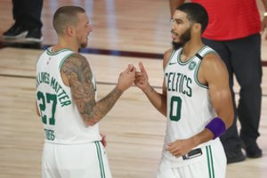 Pirmasis į NBA pusfinalį žengė seriją sausai laimėjęs „Celtics“