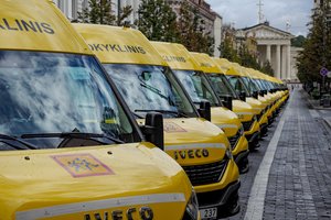 Į mokyklas išlydėti 25 geltonieji mokykliniai autobusai