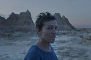 Venecijos kino festivalio Auksinis liūtas – filmui „Klajoklių žemė“