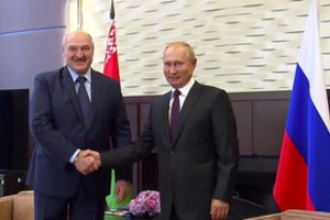 A. Lukašenka padlaižiavo Kremliaus šeimininkui: „raudonų linijų“ Baltarusijoje niekas neperžengė