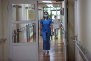 Žaibiškai išsiplėtusiame COVID-19 židinyje Radviliškio ligoninėje – dar 23 užkrato atvejai