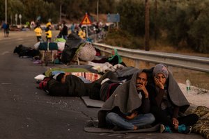 Trys ketvirtadaliai Morijos stovyklos migrantų persikėlė į kitą vietą, 213 patvirtintas COVID-19
