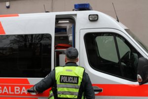 Tragedija Vilniuje: žuvo pro langą iškritusi 15-metė