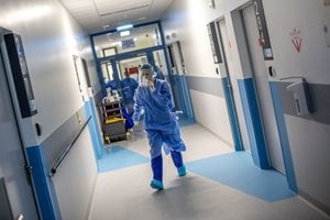Kauno ligoninės Kardiologijos skyriuje – koronaviruso protrūkis: užsikrėtė 9 darbuotojai ir 2 pacientai