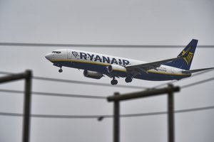 „Ryanair“ Europoje žiemą atšaukia dar daugiau skrydžių