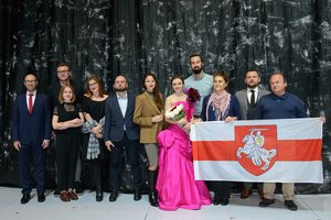 Baltarusių solistė Margarita Levčiuk savo pasirodymus dedikuoja kovojantiems tėvynainiams