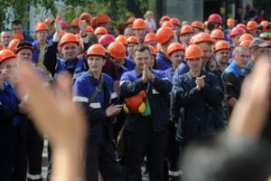 Virtinėje Baltarusijos bendrovių vyksta streikuoti pasirengusių darbuotojų susirinkimai