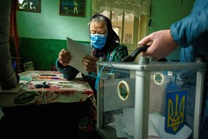 Stebėtojai: Ukrainos rinkimai buvo skaidrūs