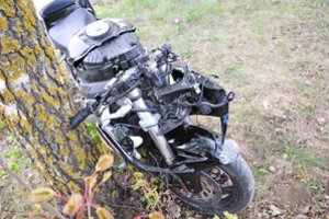 Atsitrenkęs į medį Šalčininkų r. žuvo motociklininkas